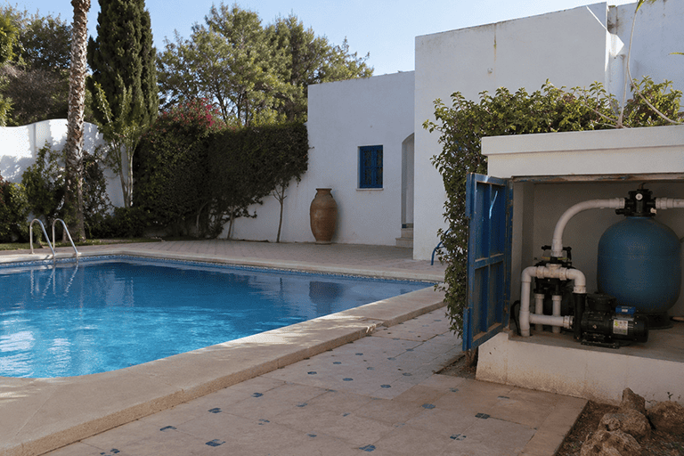 Calcul Débit Pompe Piscine : Quel Débit Selon le Volume ?